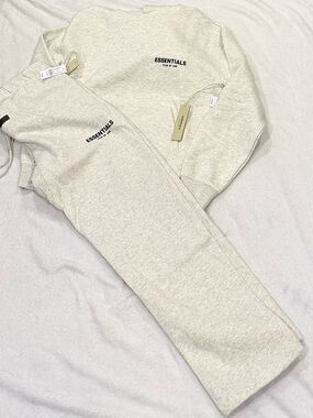 Essentials Kids Cream Heather Sweatpants & Sweatshirt Set
